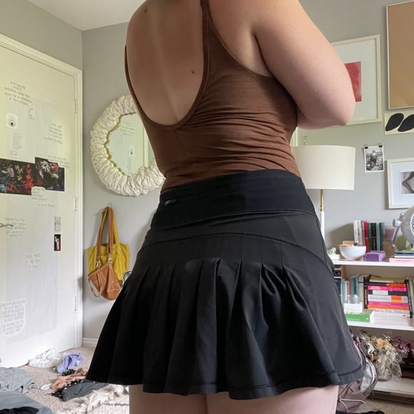 black lulu lemon tennis skirt - Picture 2 of 6